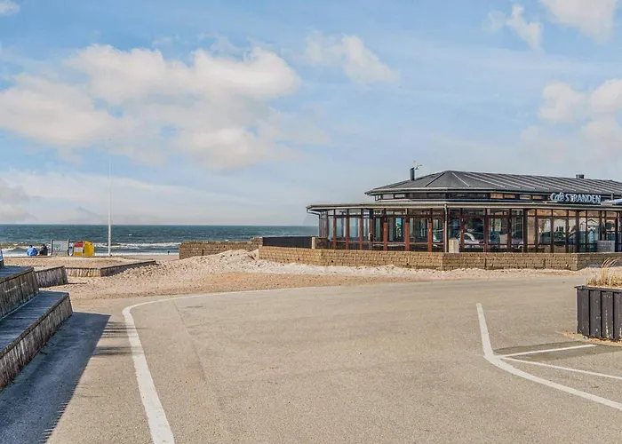 Holiday home 5 Person In Henne-by Traum Henne Strand