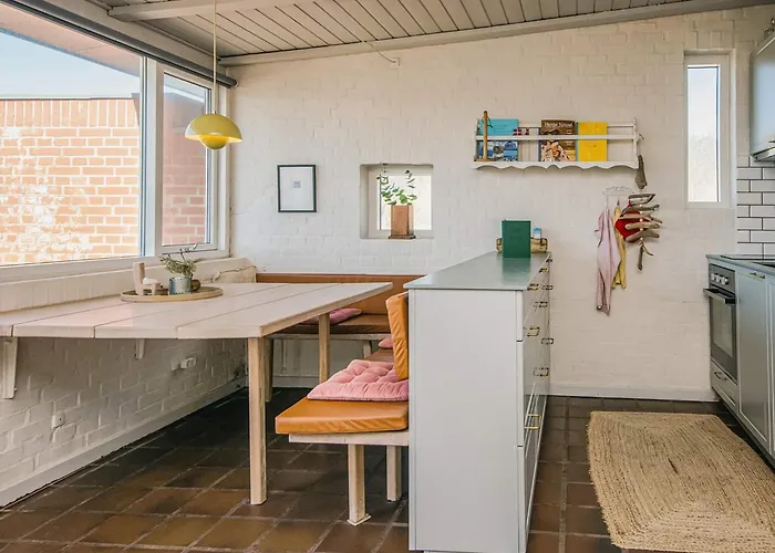 Holiday home 5 Person In Henne-by Traum *